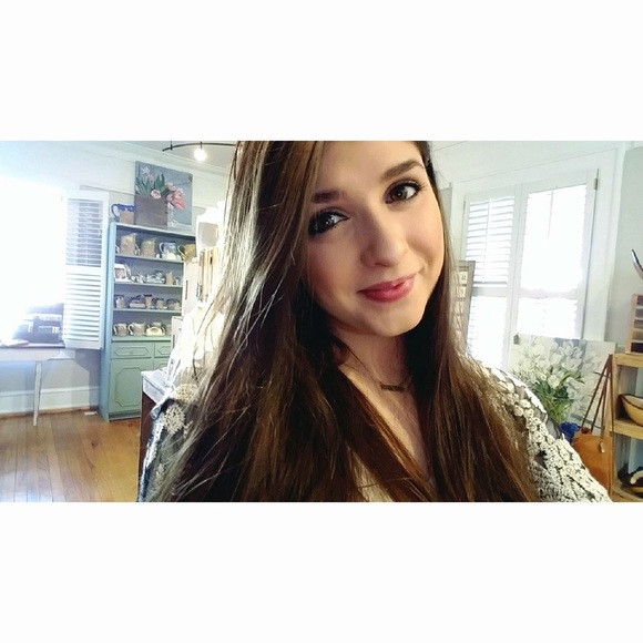 Meet your Posher, Cheyenne - Picture 1 of 4